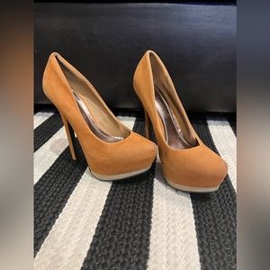 Anne Michelle Suede Heels